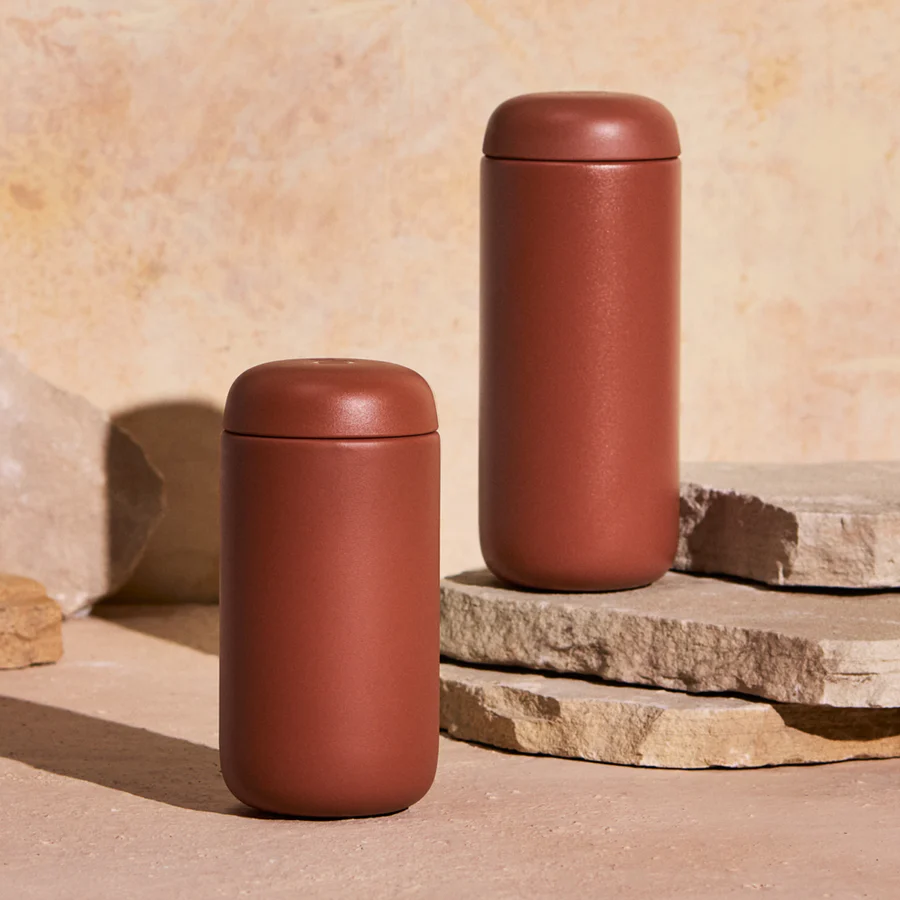 Mug isotherme Fellow Carter Move gris mat avec revêtement intérieur en céramique, design minimaliste
