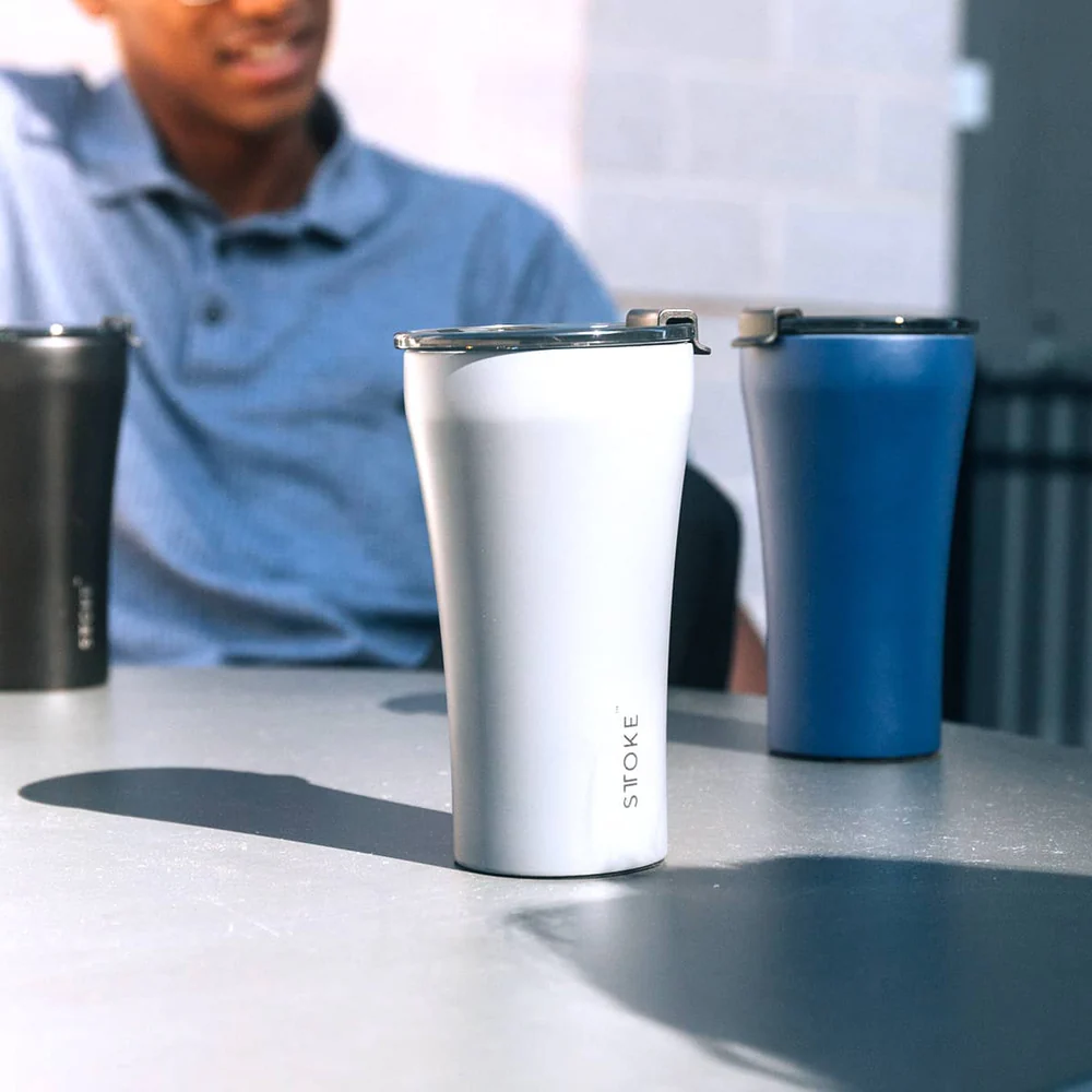 Mug Sttoke Classic en céramique blanc, finition lisse et épurée, modèle américain